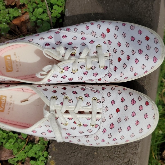 Pink lip keds by Kate spade ♠️ - Picture 5 of 5